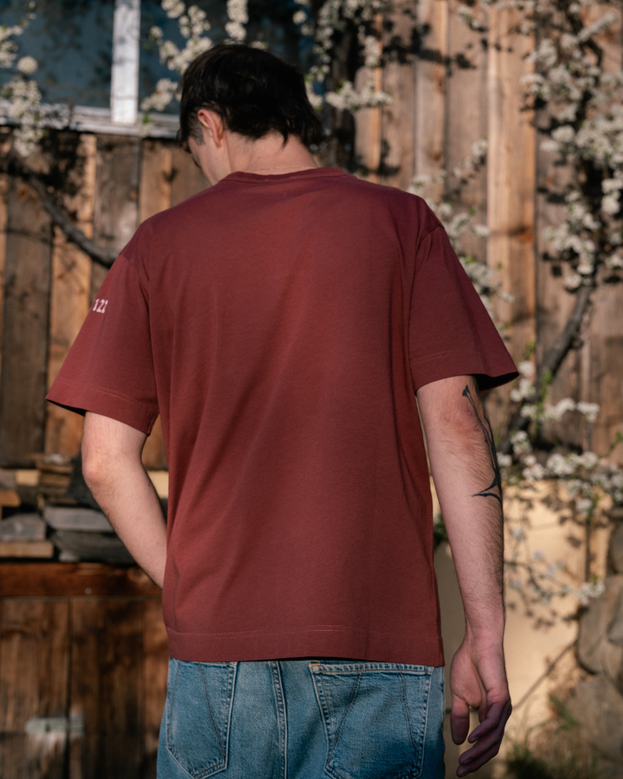 BRUN T-SHIRT - ONE OF 122