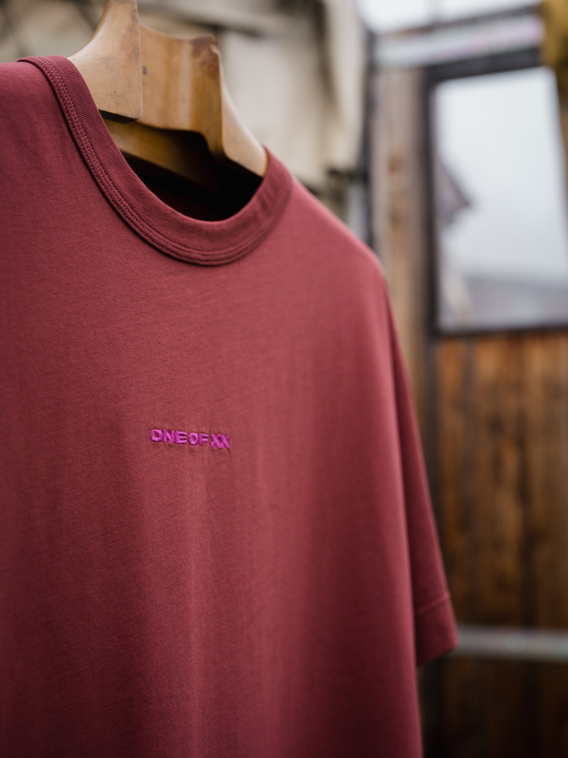 BRUN T-SHIRT - ONE OF 122