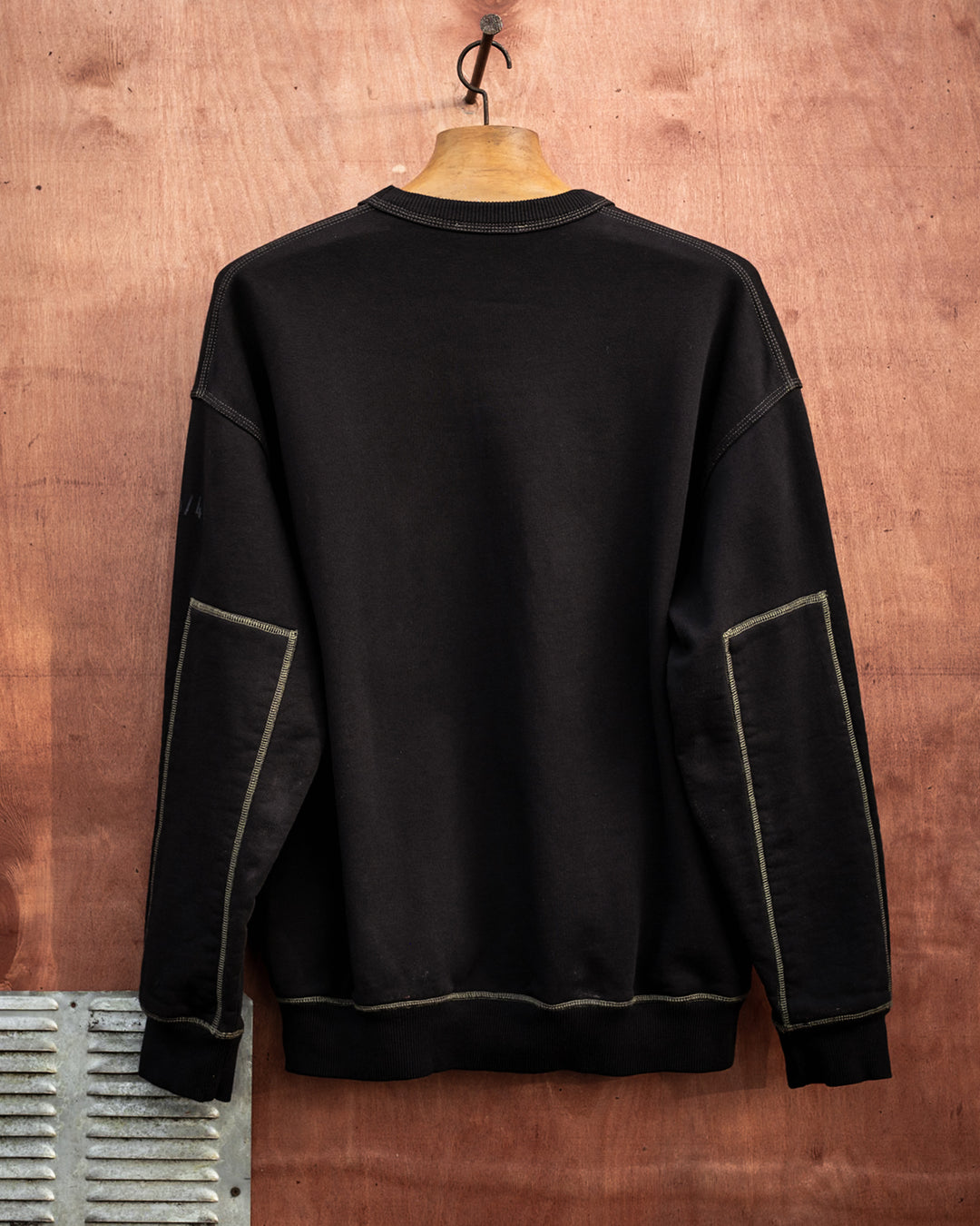 Constructed Crewneck Washed Black